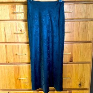 Vintage DKNY Classic Made In Italy Long Black Floral Satin Feel Skirt Size 6